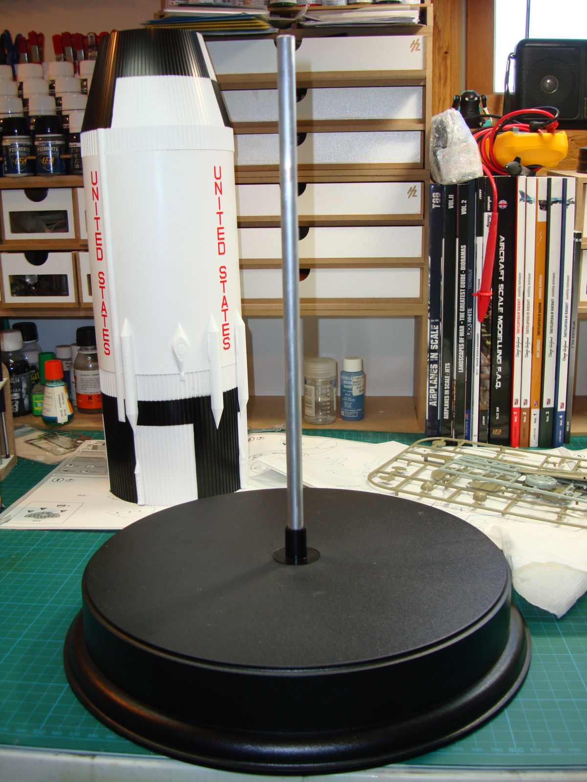 DML 1/72 Saturn V Build Image 01