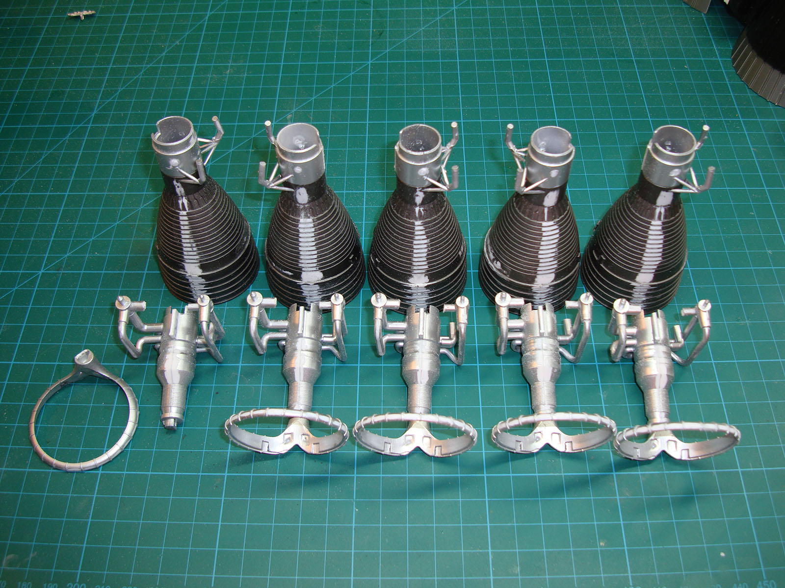 DML 1/72 Saturn V Build Image 16