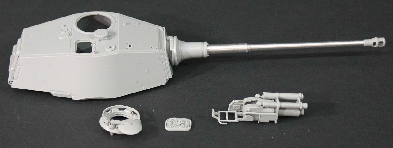 DML 1/35 Sd.Kfz.181 Kingtiger Henschel Turret 8th Tank Company, 1945 Build Image 04