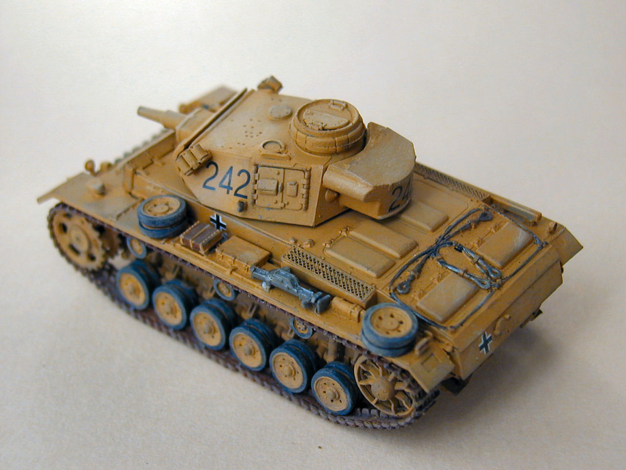 DML 1/72 Panzer III Ausf.N DAK Build Image 08