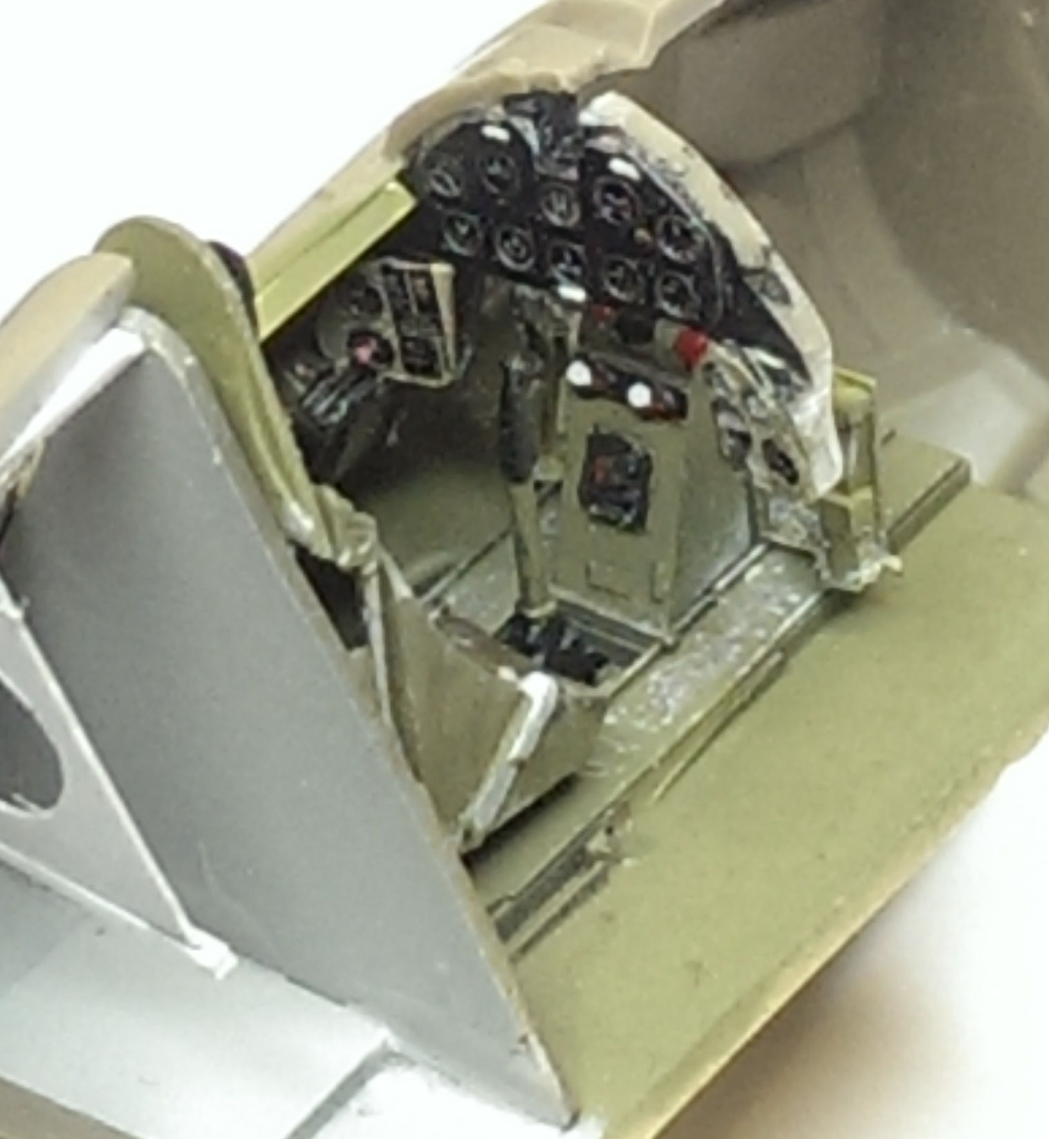 Eduard 8221 1/48 F6F-5 Hellcat (Early) Build Image 01
