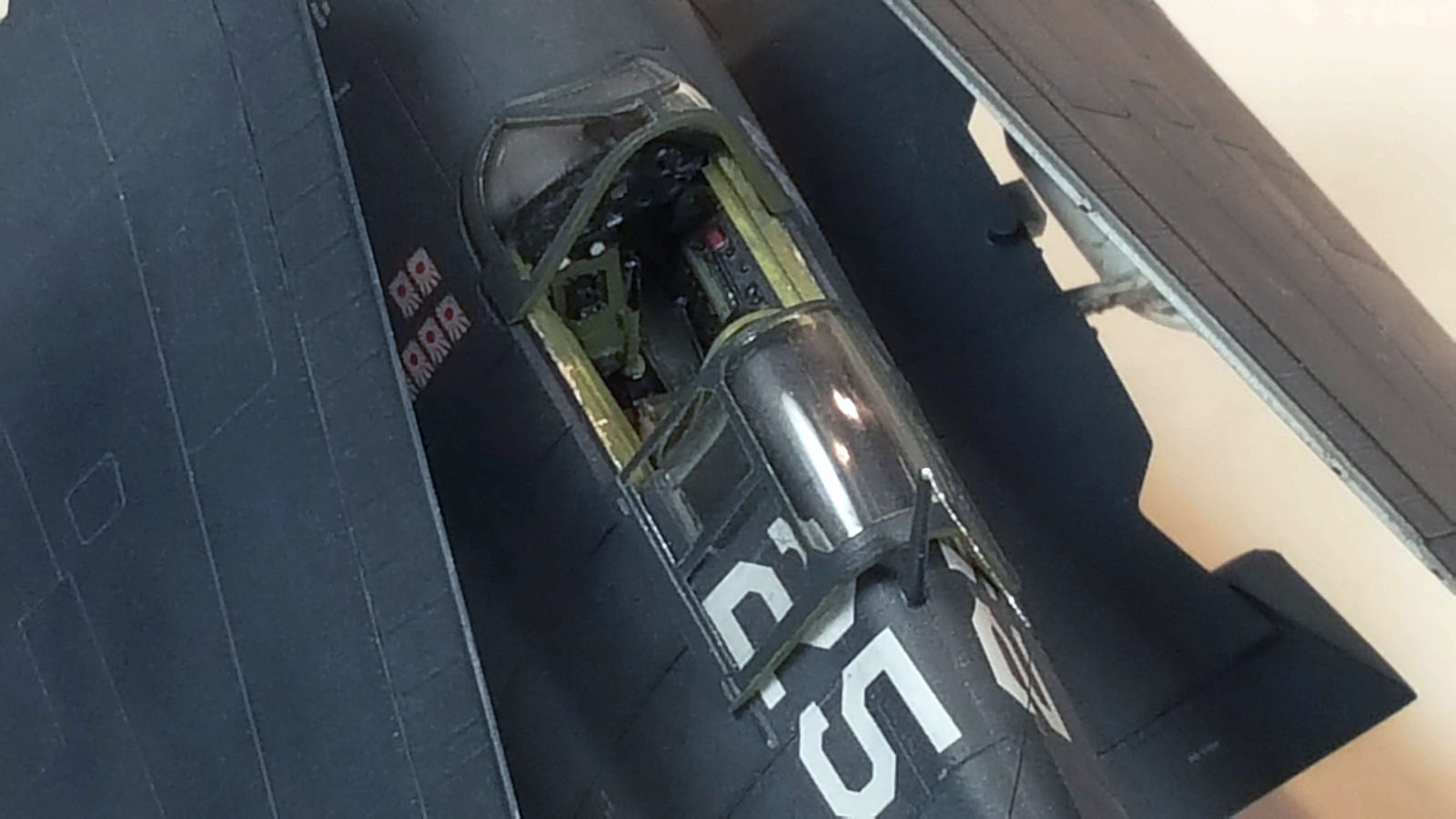 Eduard 8221 1/48 F6F-5 Hellcat (Early) Build Image 11