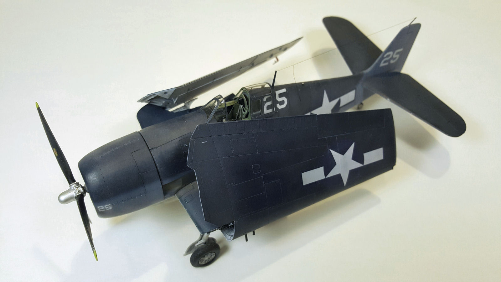Eduard 8221 1/48 F6F-5 Hellcat (Early) Build Image 14