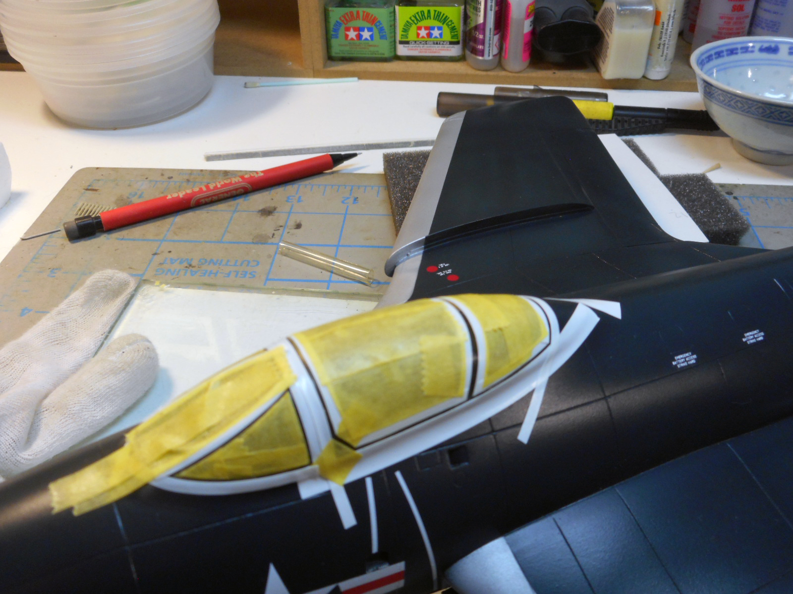 Fisher Model and Pattern 3202 1/32 F9F-8 Cougar Build Image 22
