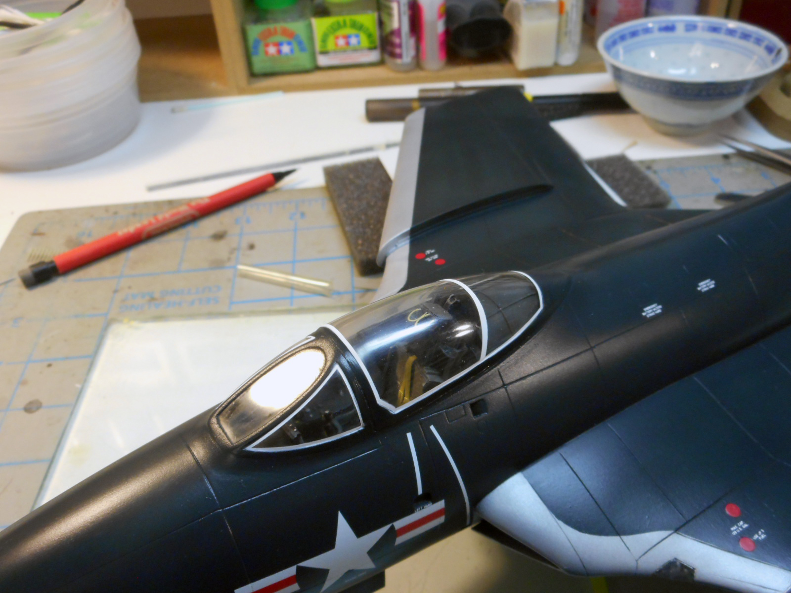 Fisher Model and Pattern 3202 1/32 F9F-8 Cougar Build Image 23