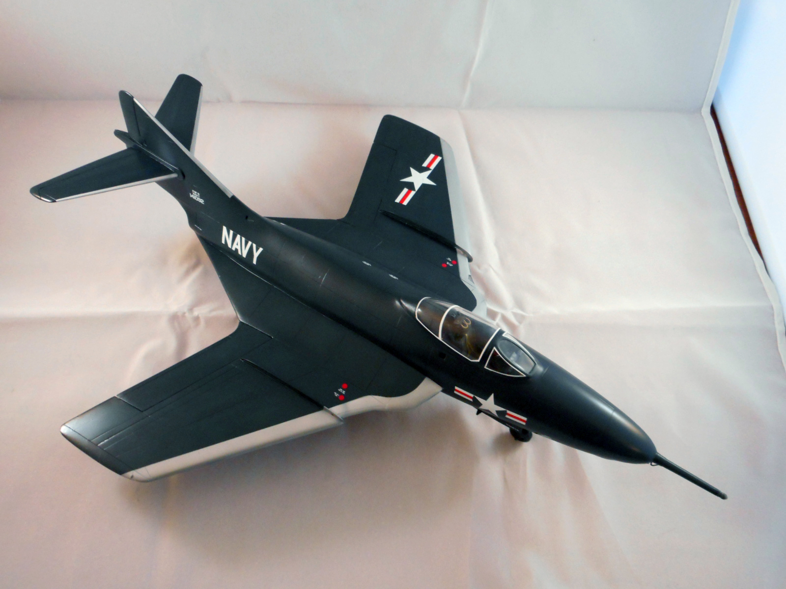 Fisher Model and Pattern 3202 1/32 F9F-8 Cougar Build Image 25