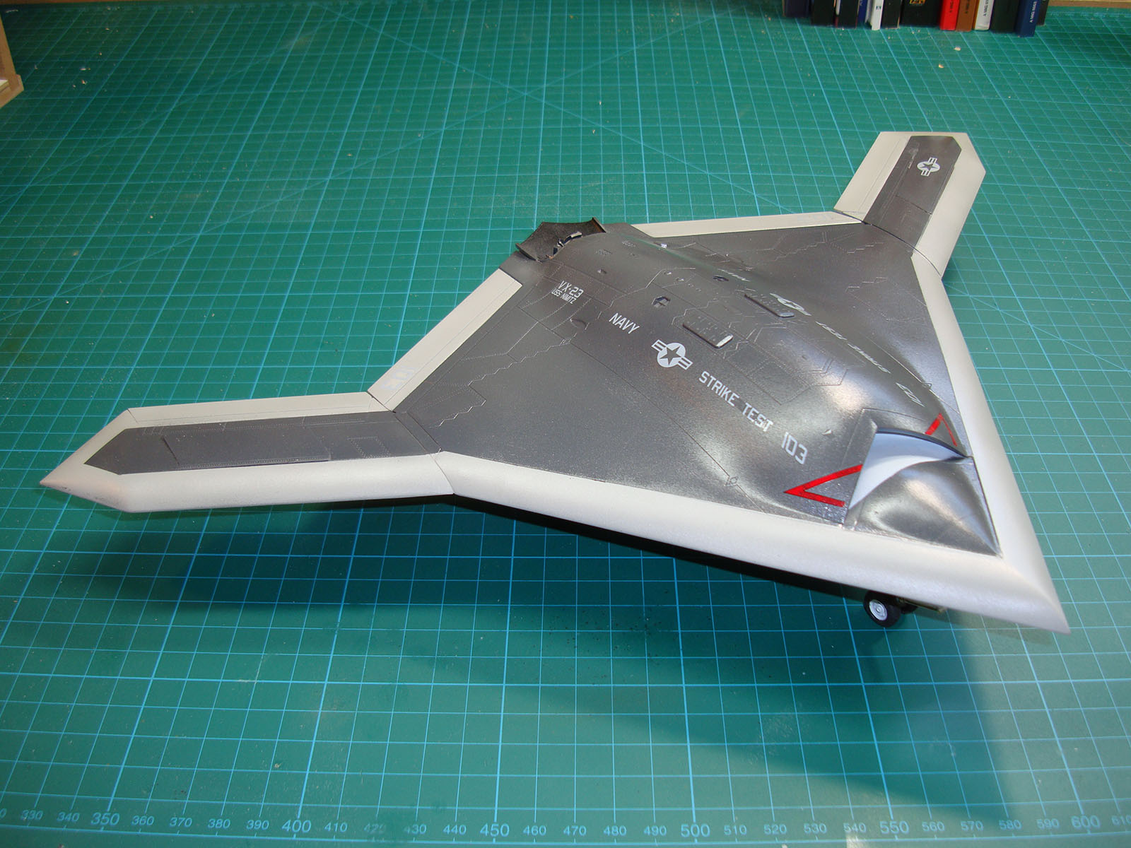 Freedom Models 18001 1/48 MQ-47 (X-47B) Build Image 09