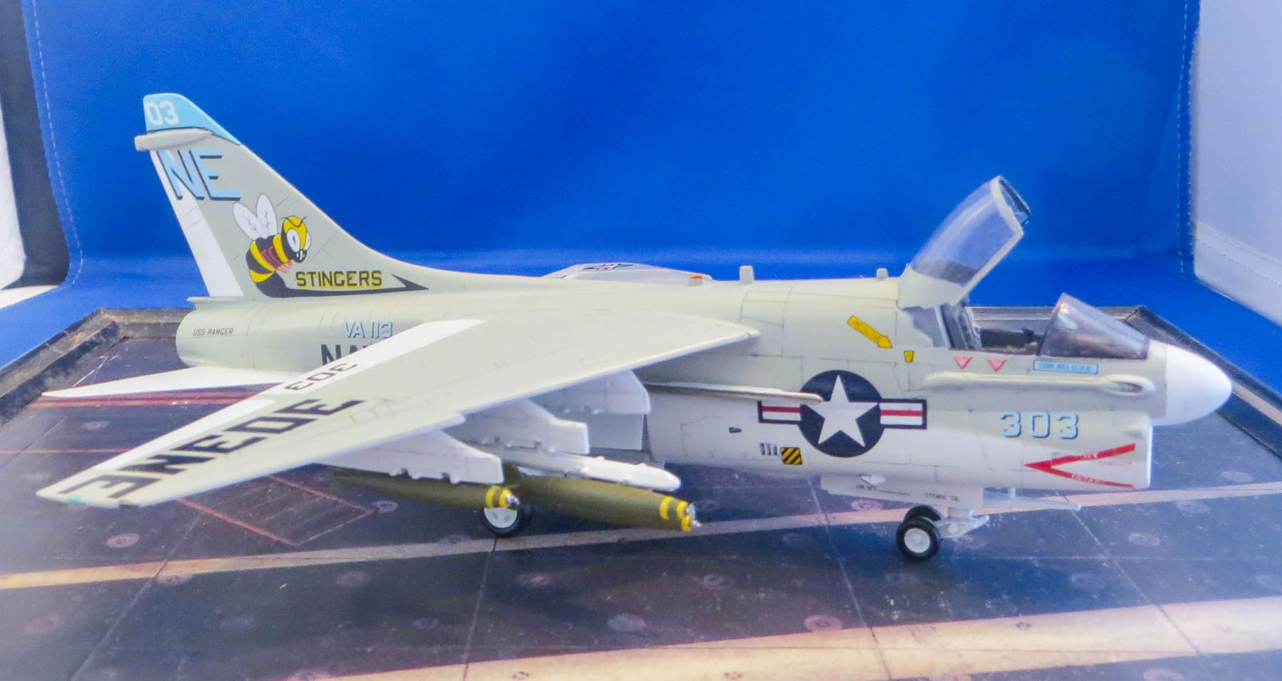 Fujimi 72074 1/72 A-7A/E Corsair II Build Image 04