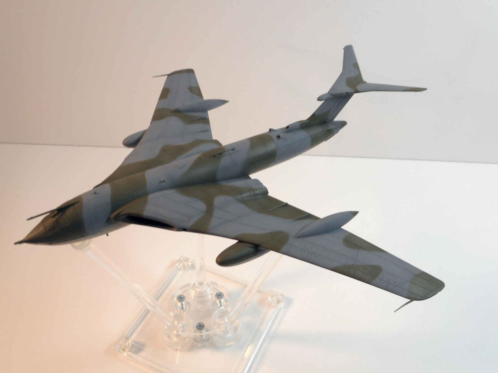 Great Wall Hobbies 1/144 Victor B.2 Build Image 06