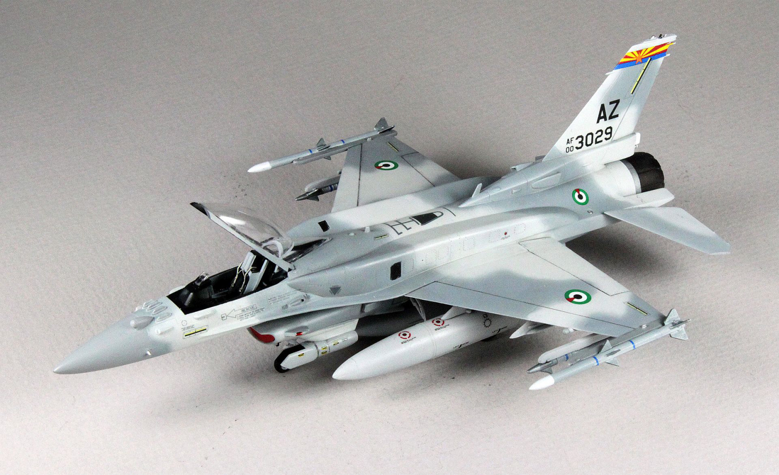 Hasegawa 1/72 F-16E Fighting Falcon Build Review Image 07