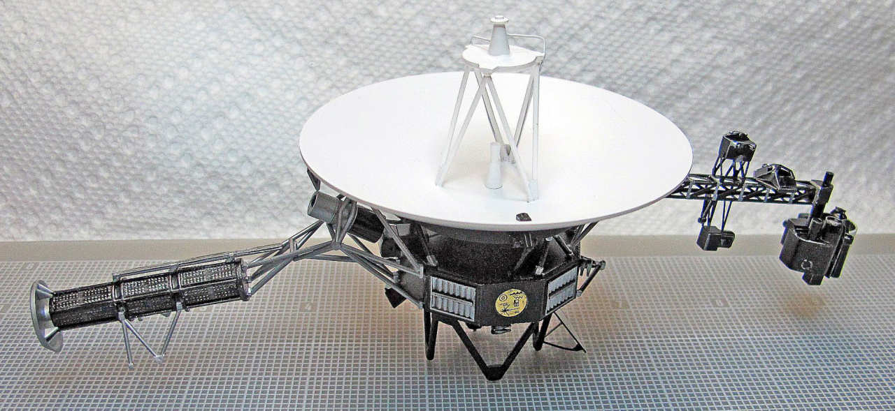 Hasegawa 1/48 Voyager Space Probe Build Review Image 10