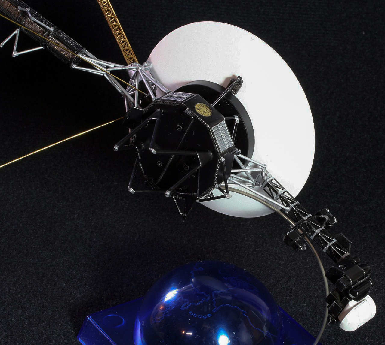 Hasegawa 1/48 Voyager Space Probe Build Review Image 13