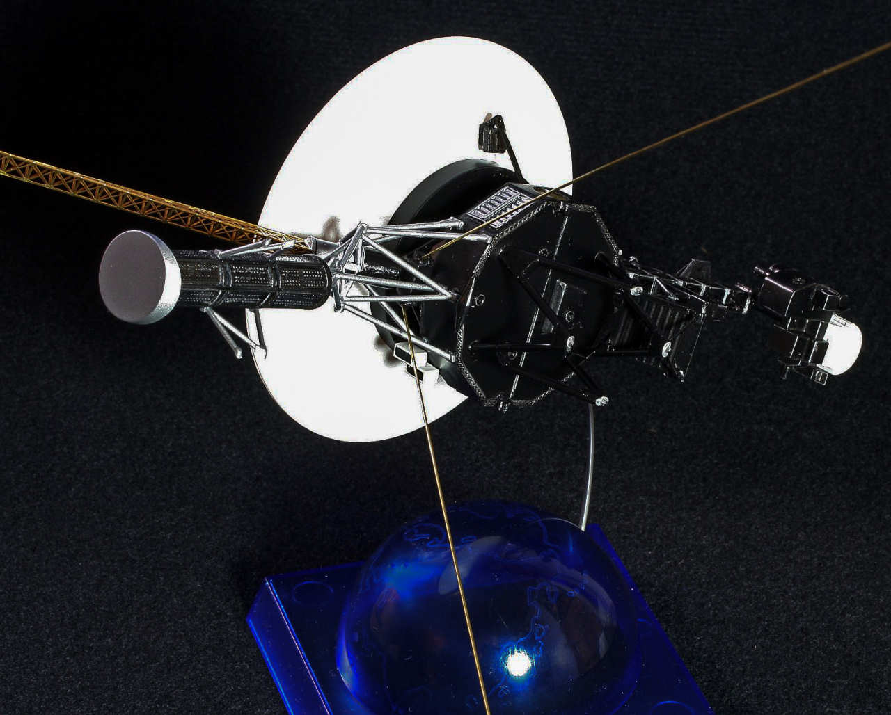 Hasegawa 1/48 Voyager Space Probe Build Review Image 14