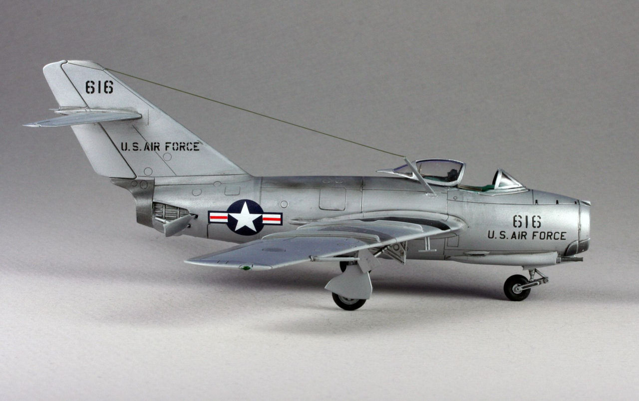 Hobby Boss 80263 1/72 MiG-15bis Build Image 04