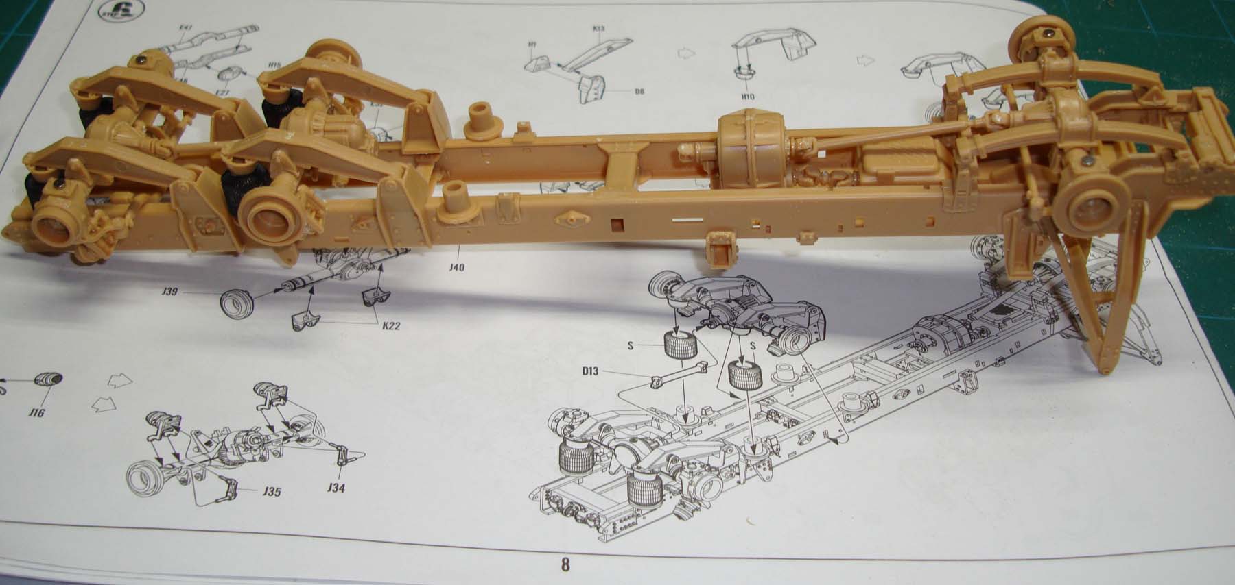 Hobby Boss 1/35 M1070 Gun Truck Build Image