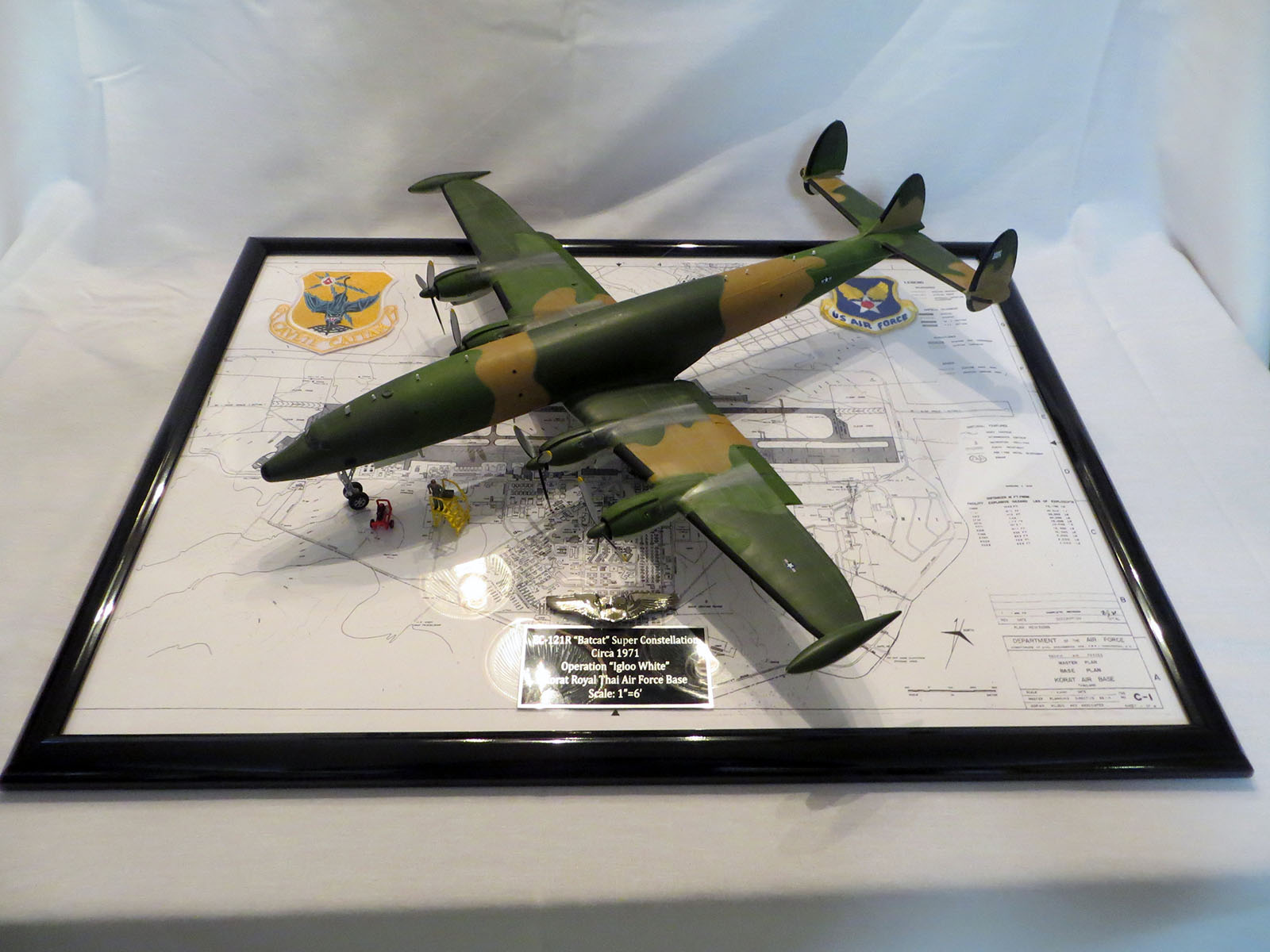 Heller 80311 1/72 EC-121R 'Batcat' Super Constellation Build Image 23