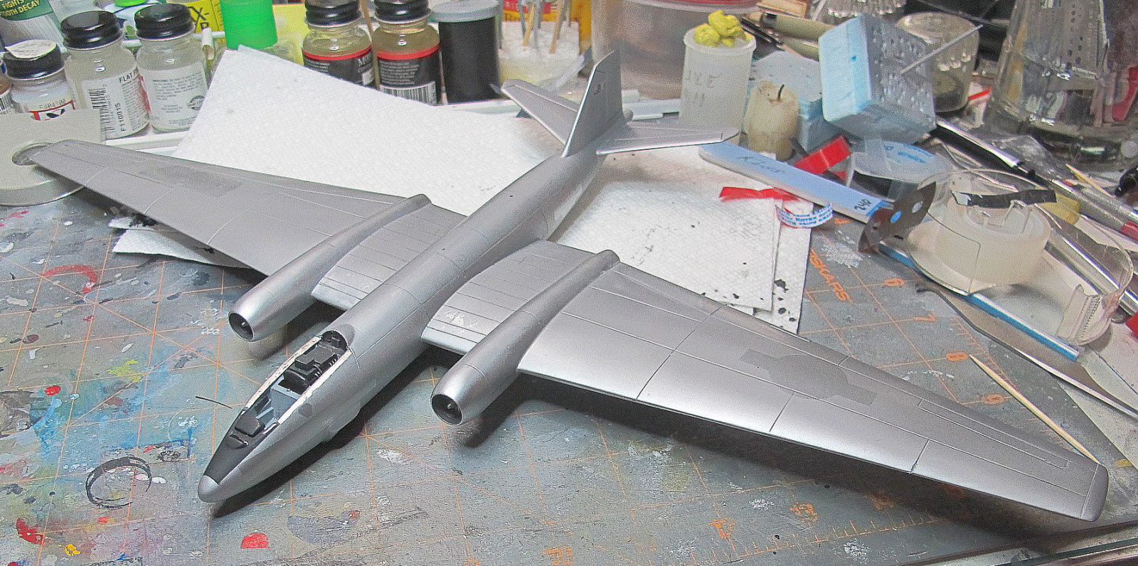 Italeri 0144 1/72 Martin RB-57D Conversion Build Image 03