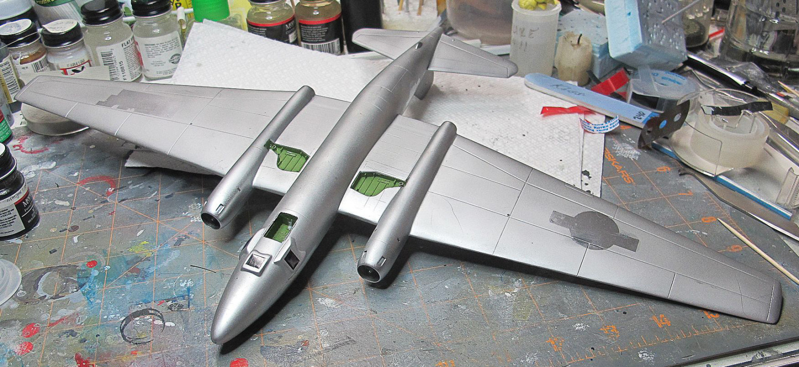Italeri 0144 1/72 Martin RB-57D Conversion Build Image 04