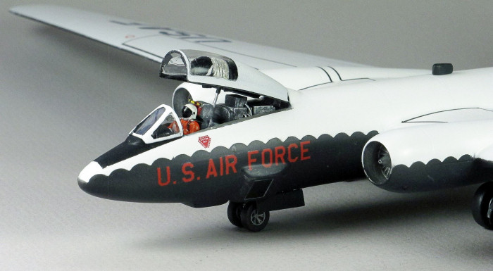 RB-57DA
