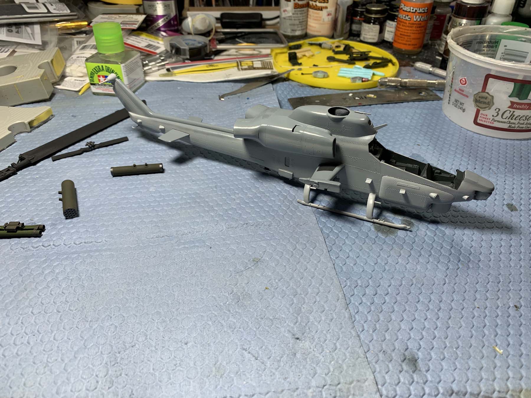 Italeri 0833 1/48 AH-1W SuperCobra Build Image 22