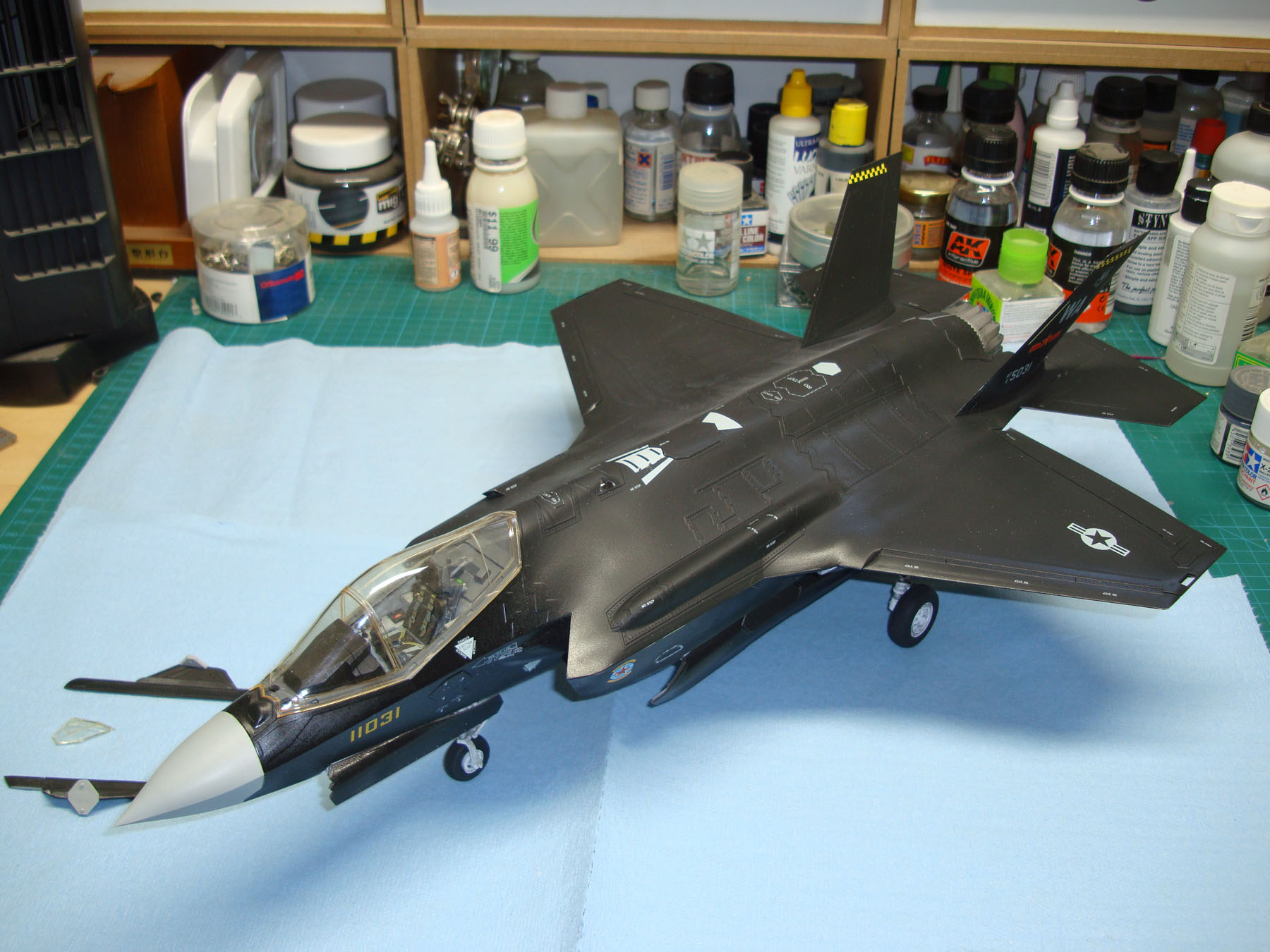 Italeri 2506 1/32 F-35A Lightning II Build Image 61