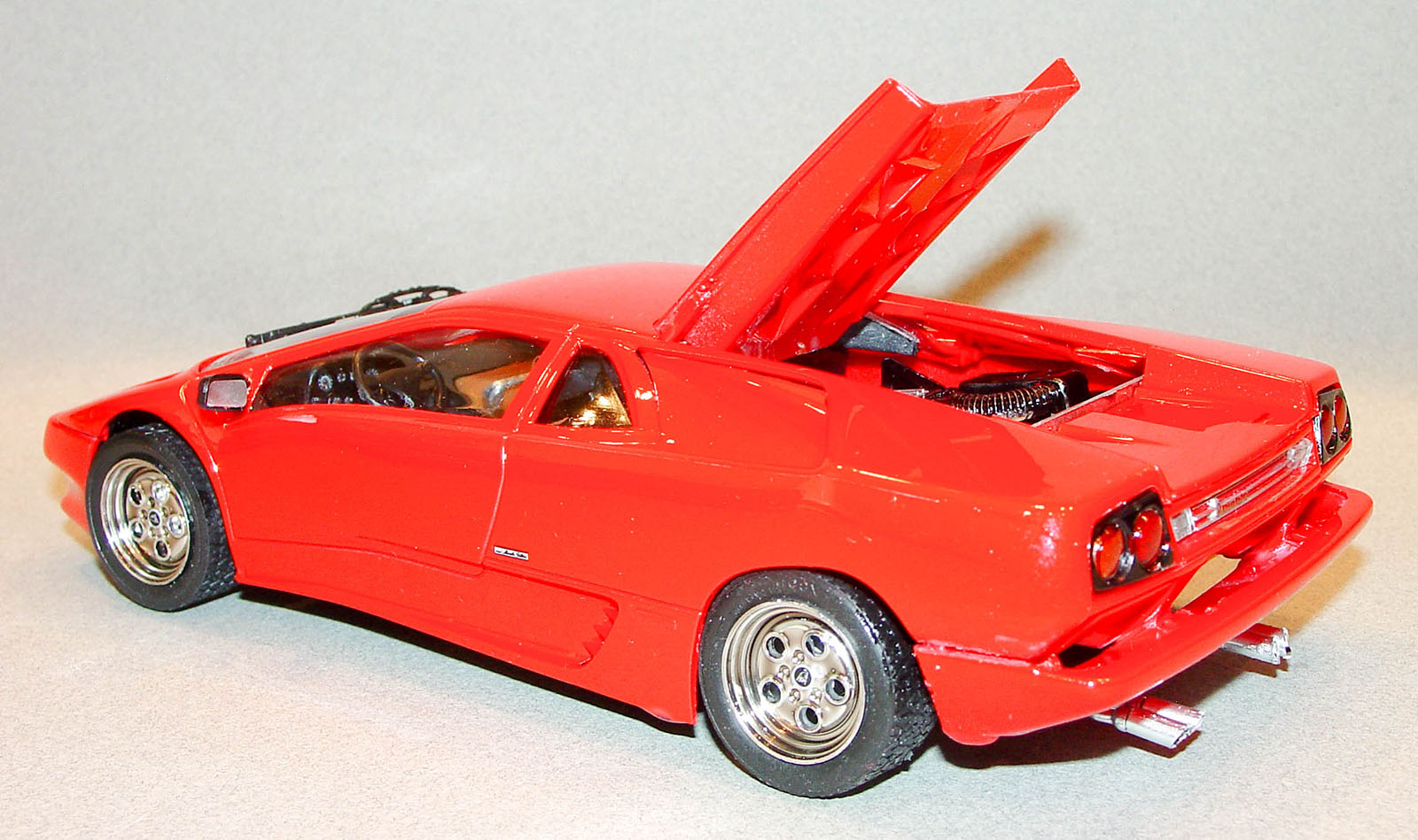 Italeri 3685 1/24 Lamborghini Diablo Build Image