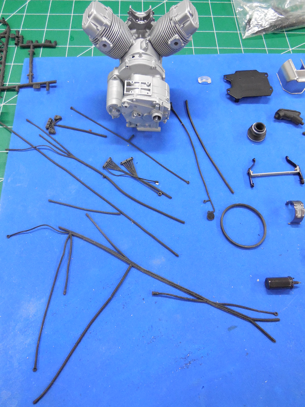 Italeri 4513 1/6 Moto Guzzi V850 California Build Image 103