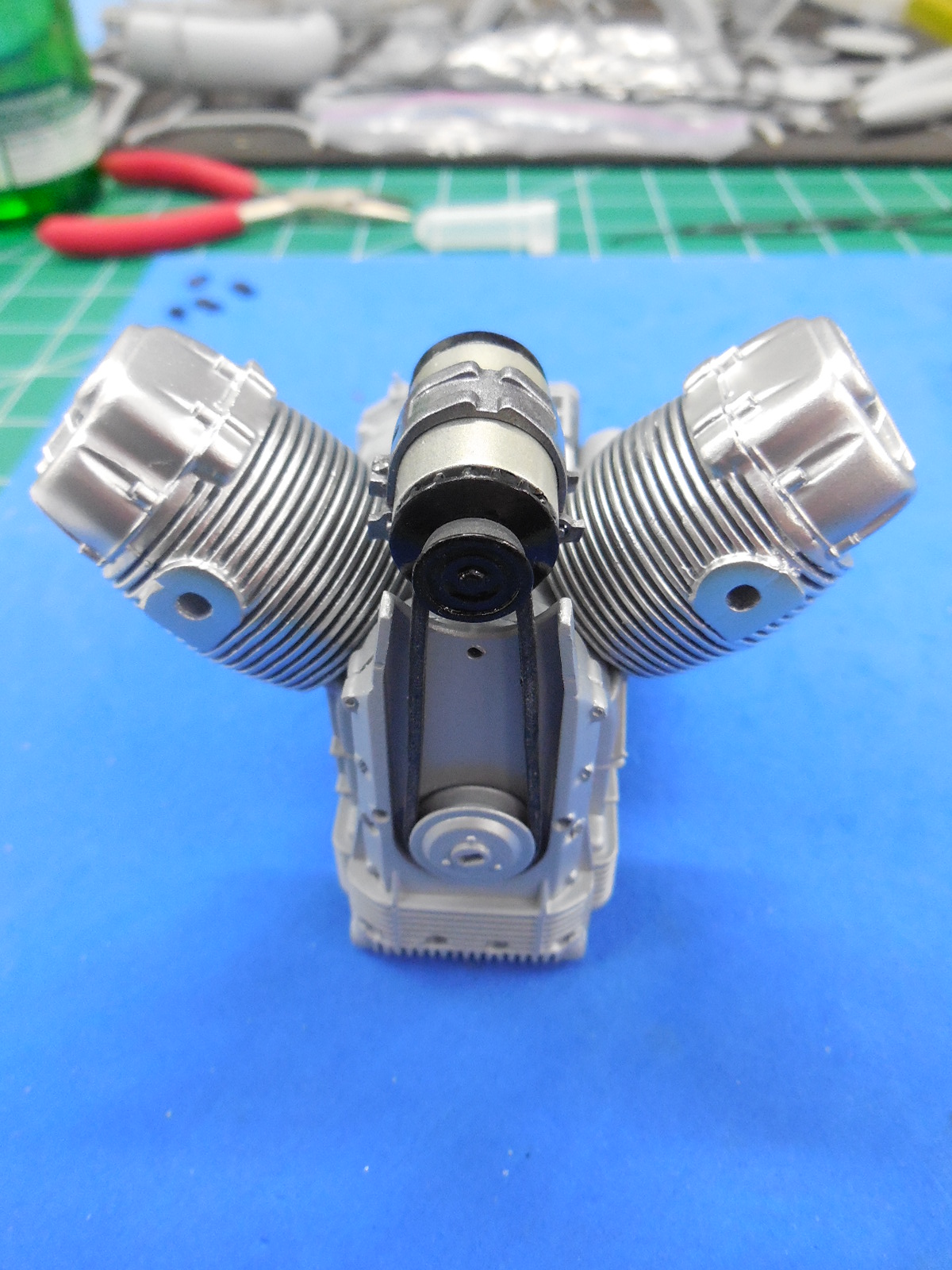 Italeri 1/6 Moto Guzzi V850 California Build Image