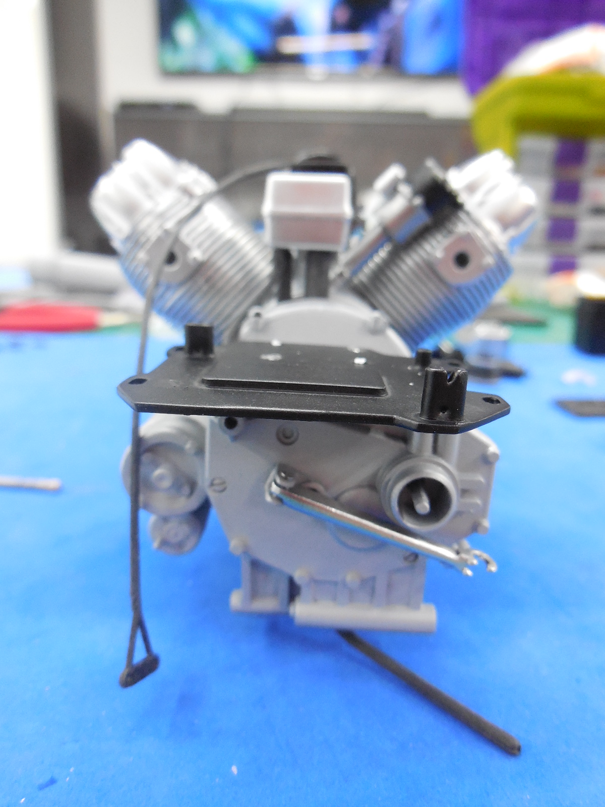 Italeri 1/6 Moto Guzzi V850 California Build Image