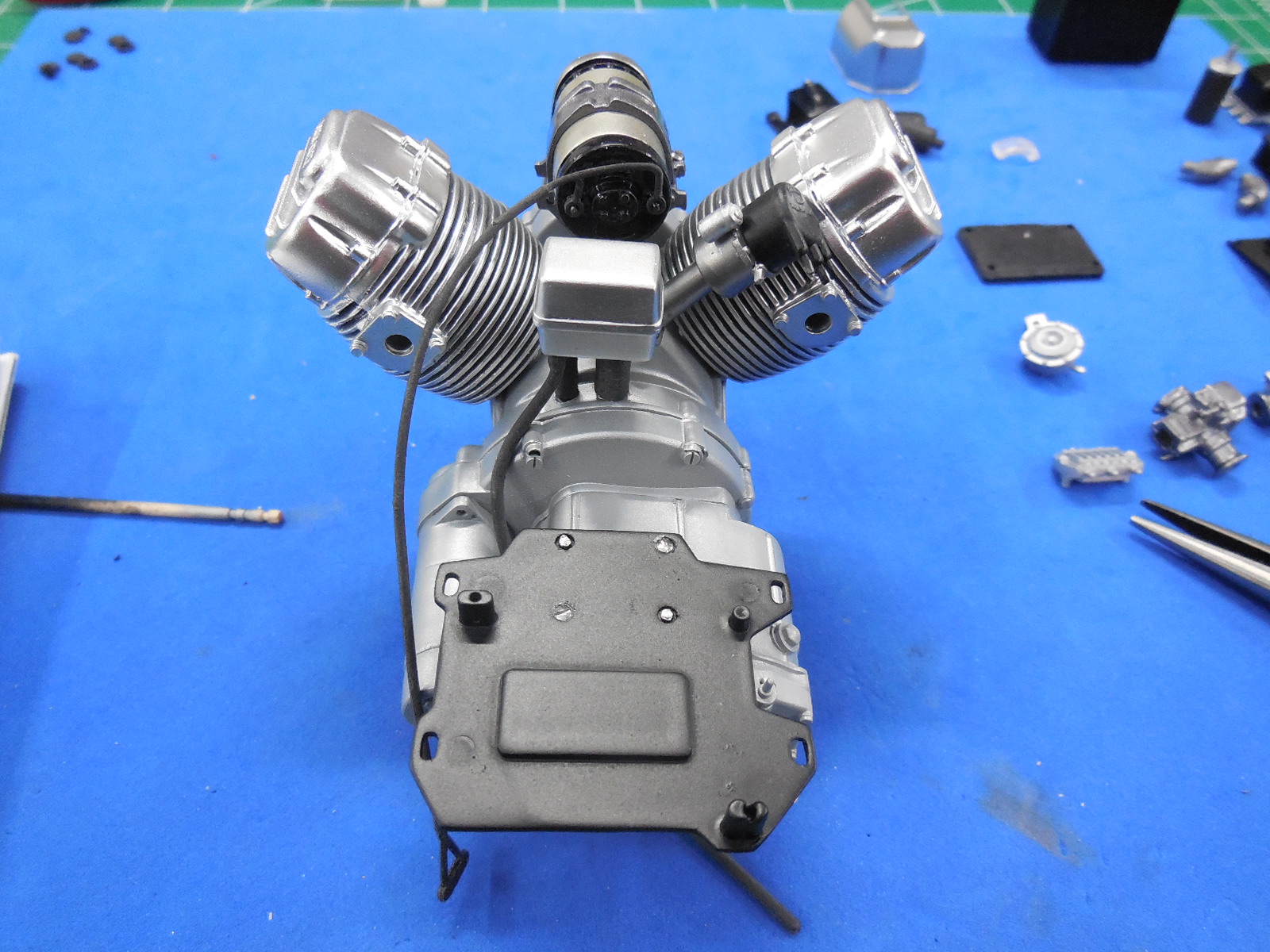 Italeri 1/6 Moto Guzzi V850 California Build Image