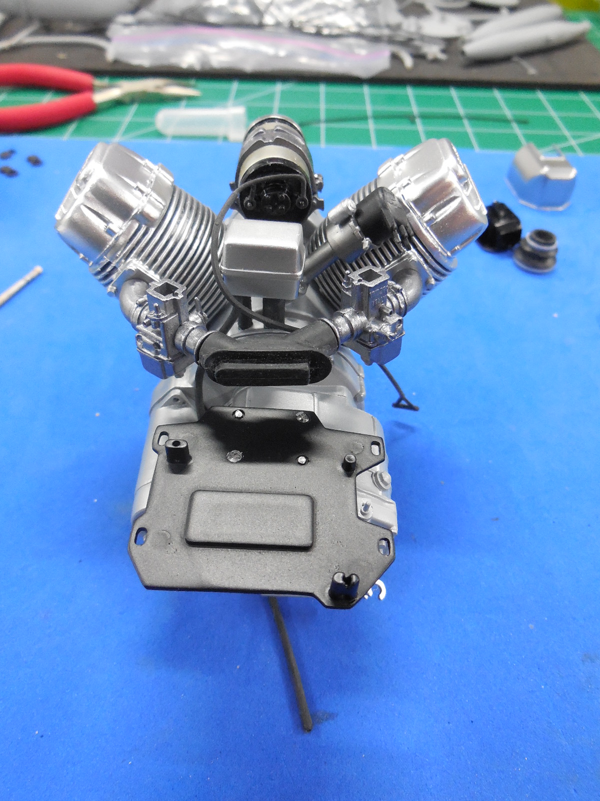 Italeri 1/6 Moto Guzzi V850 California Build Image
