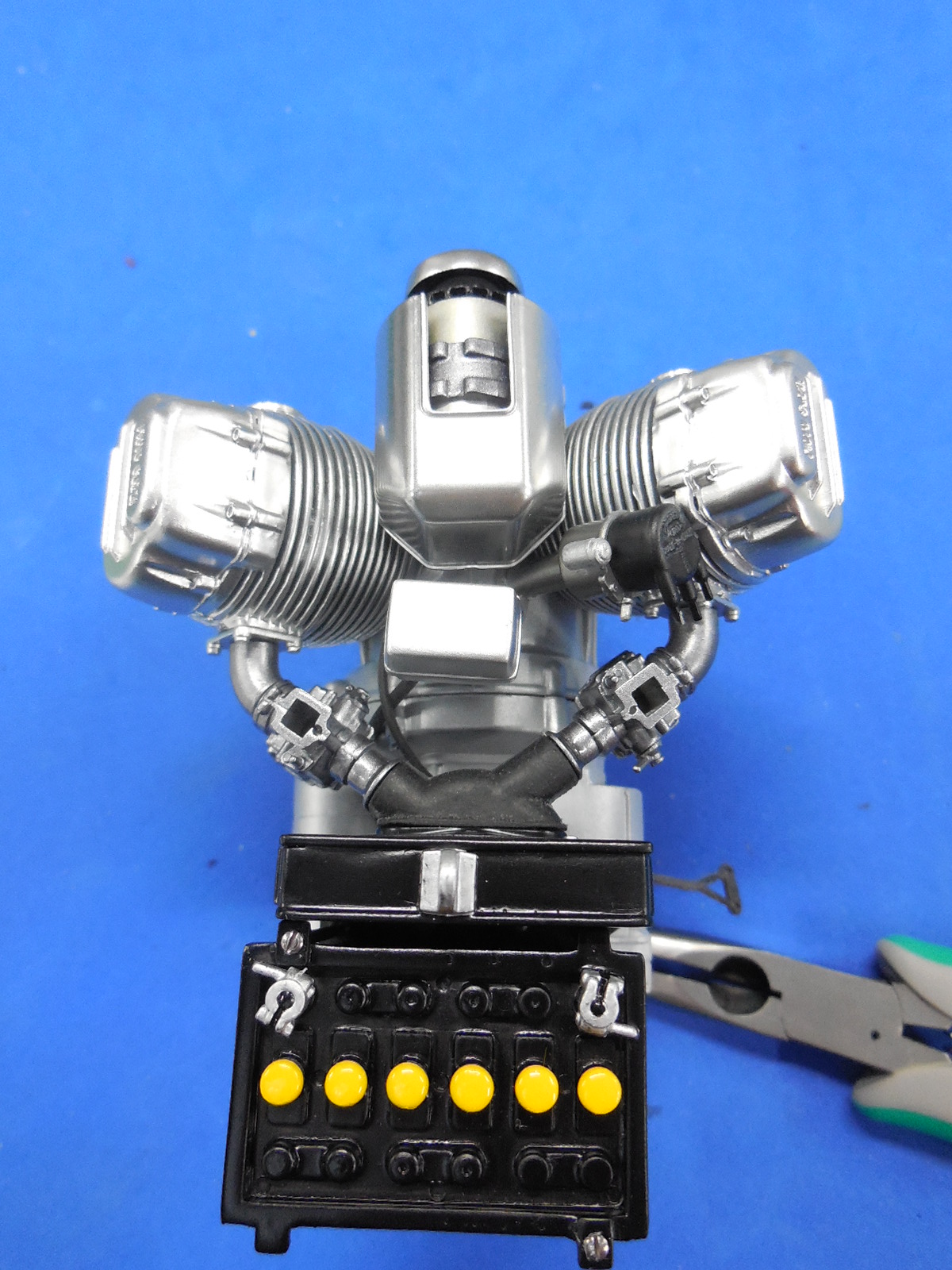 Italeri 1/6 Moto Guzzi V850 California Build Image