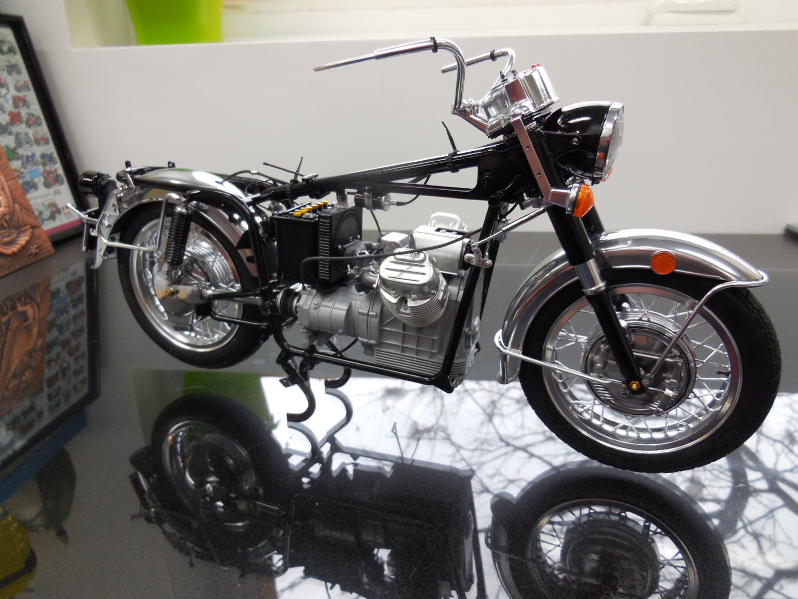 Italeri 1/6 Moto Guzzi V850 California Build Image