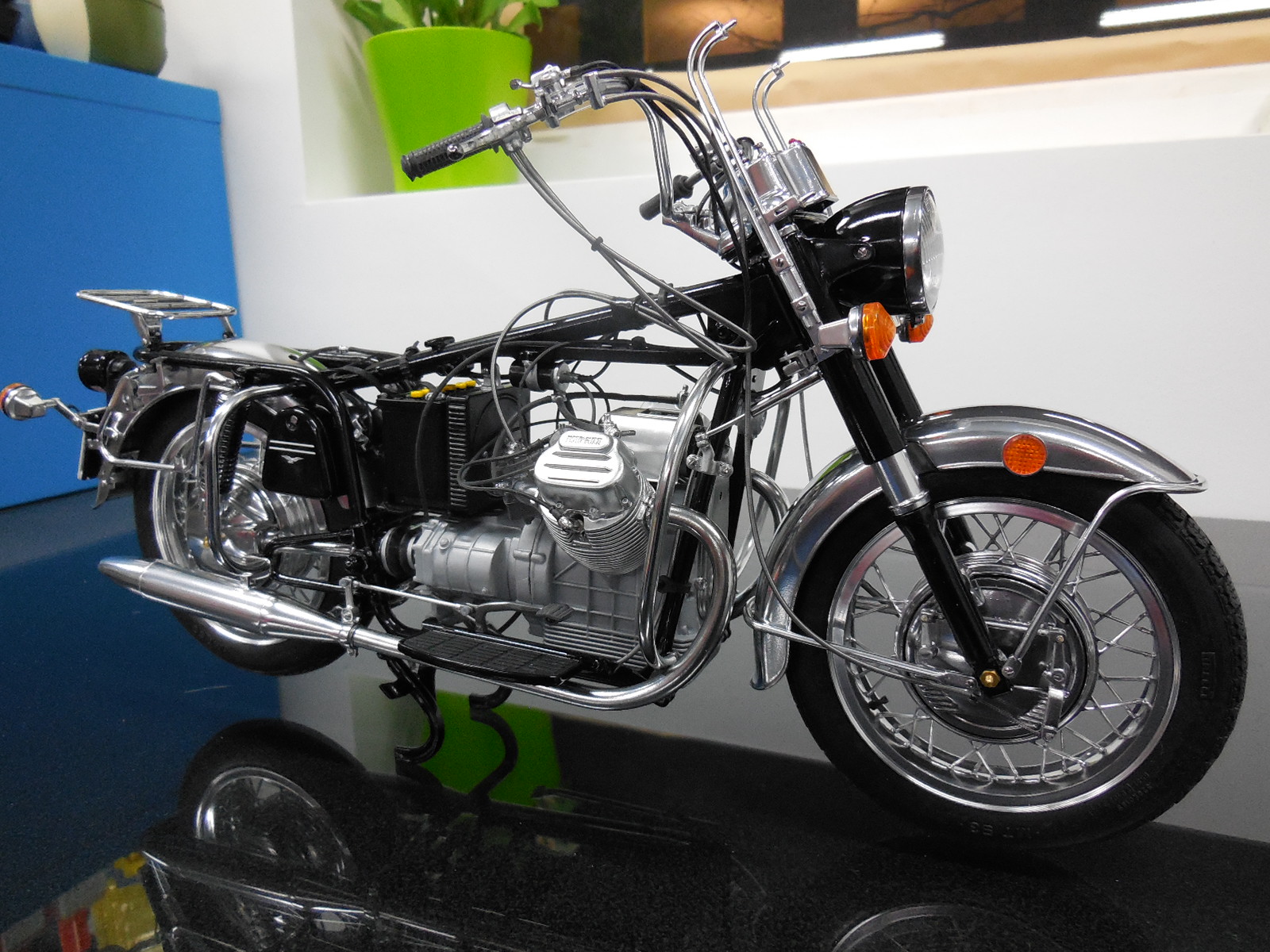 Italeri 1/6 Moto Guzzi V850 California Build Image