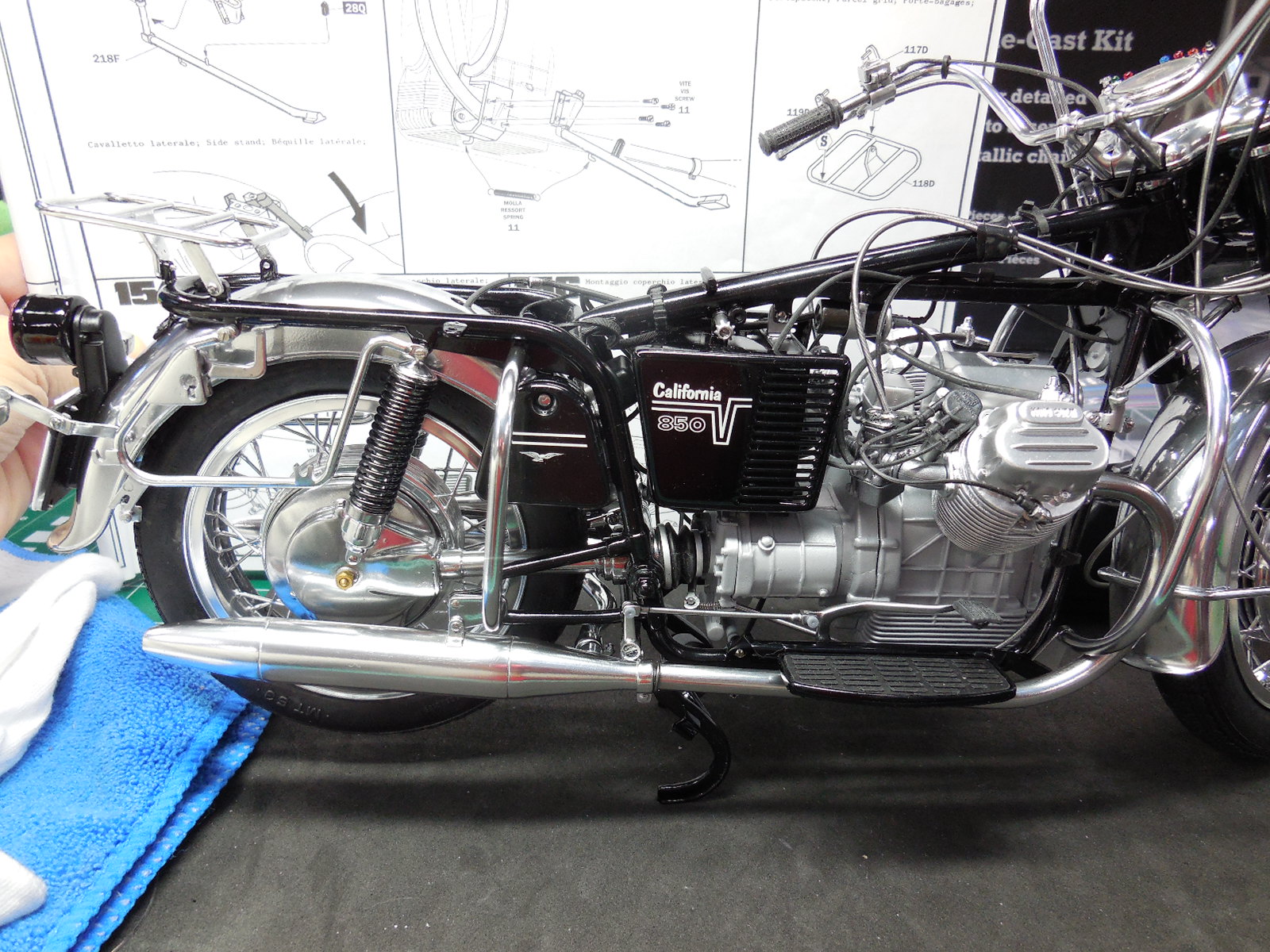 Italeri 4513 1/6 Moto Guzzi V850 California Build Image 203