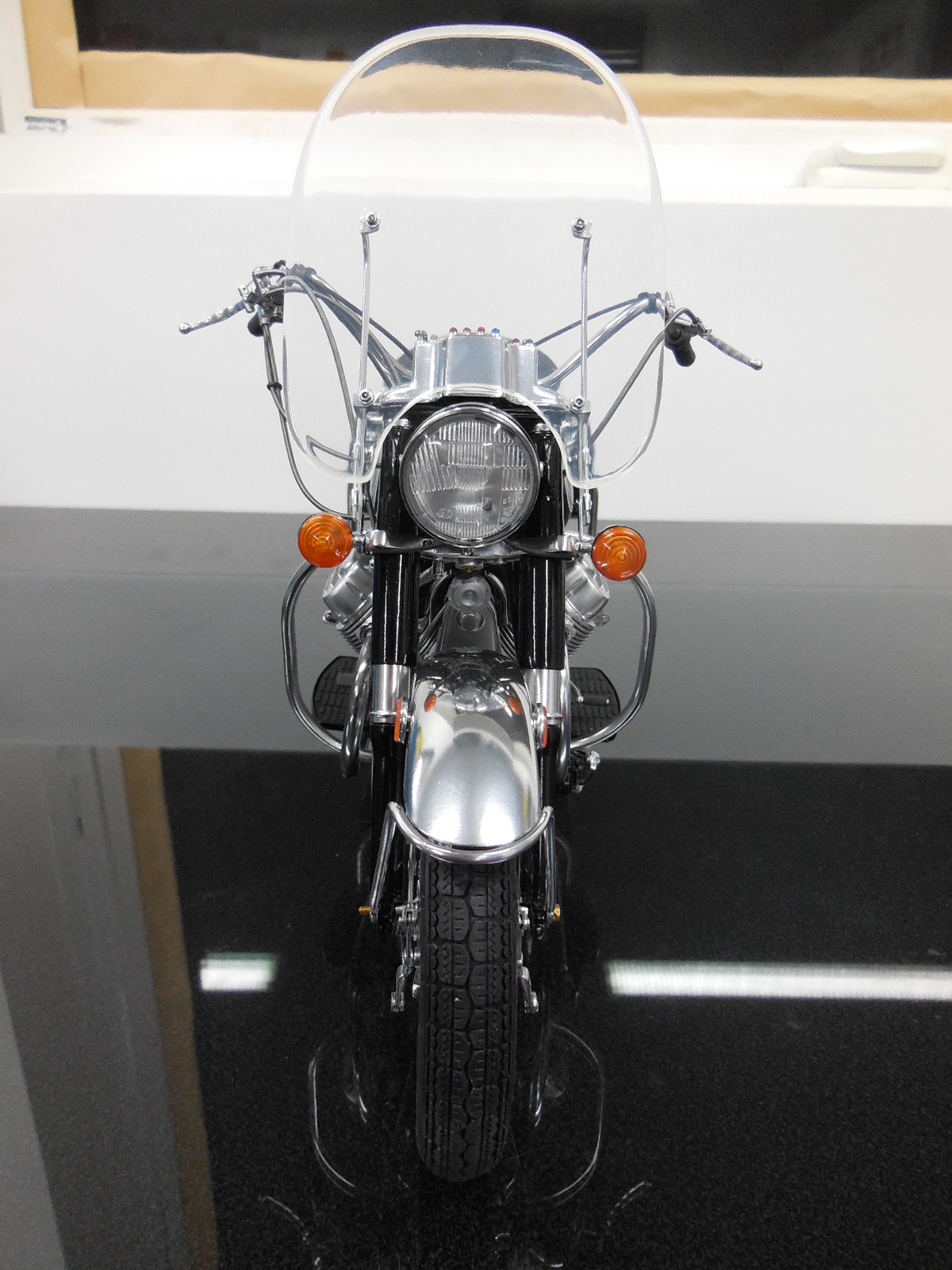 Italeri 1/6 Moto Guzzi V850 California Build Image
