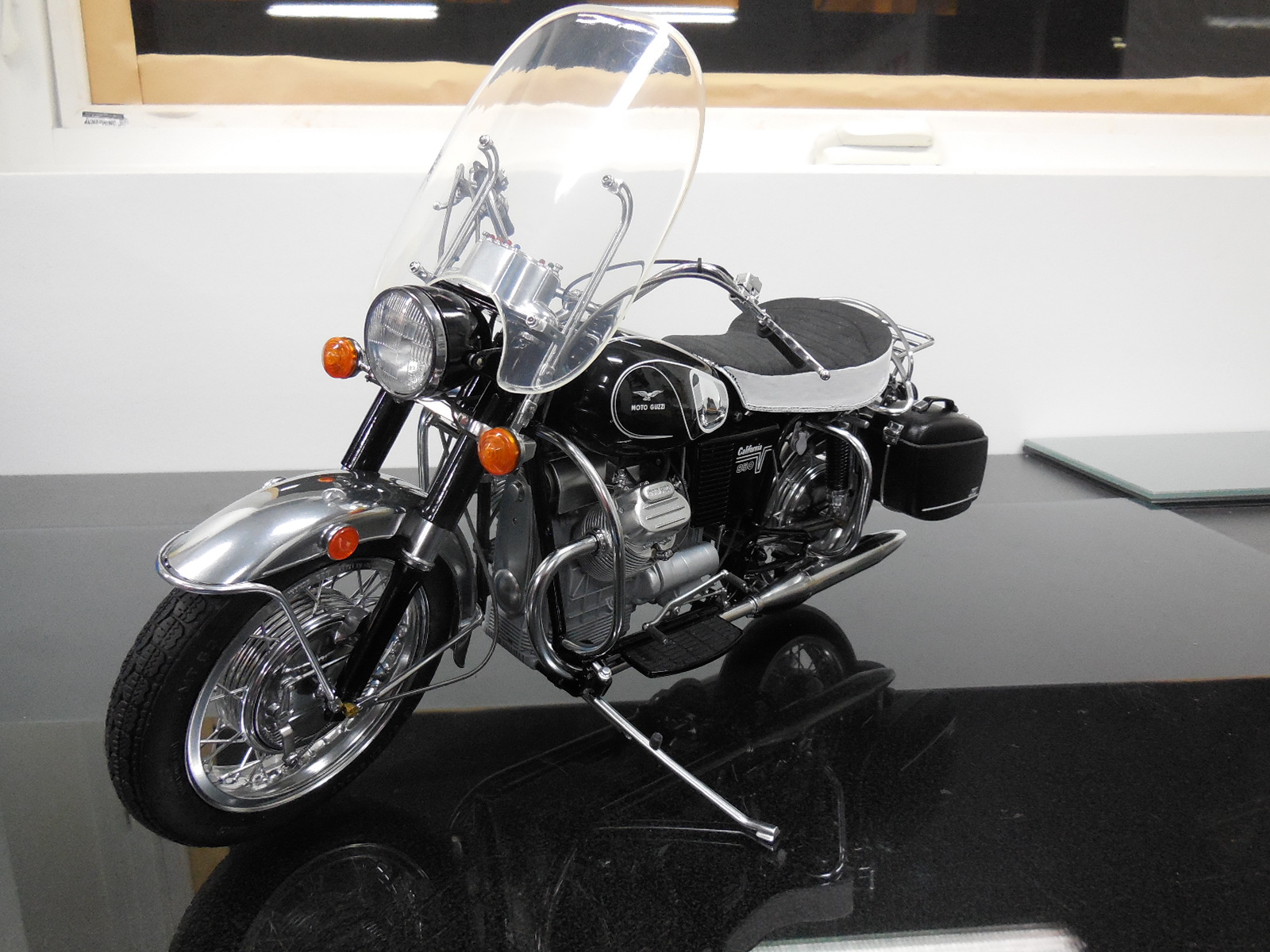 Italeri 1/6 Moto Guzzi V850 California Build Image
