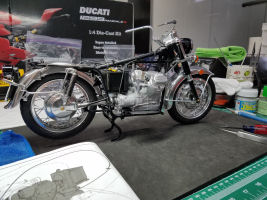 Moto Guzzi V850 California