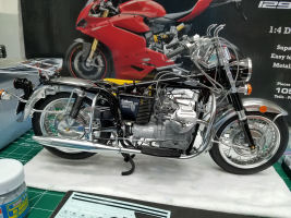 Moto Guzzi V850 California