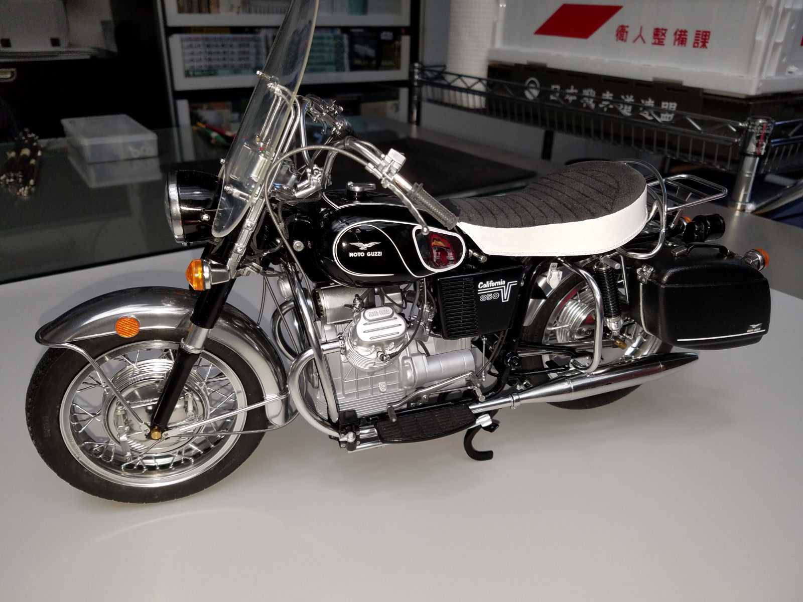 Italeri 4513 1/6 Moto Guzzi V850 California Build Image 232