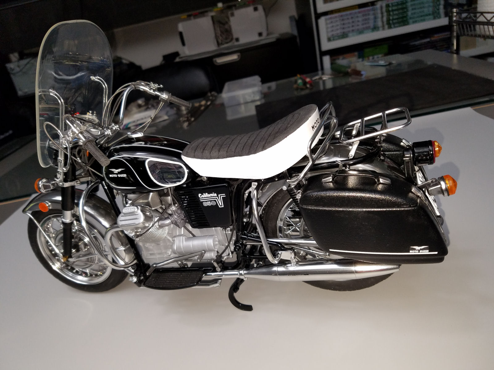 Italeri 4513 1/6 Moto Guzzi V850 California Build Image 233