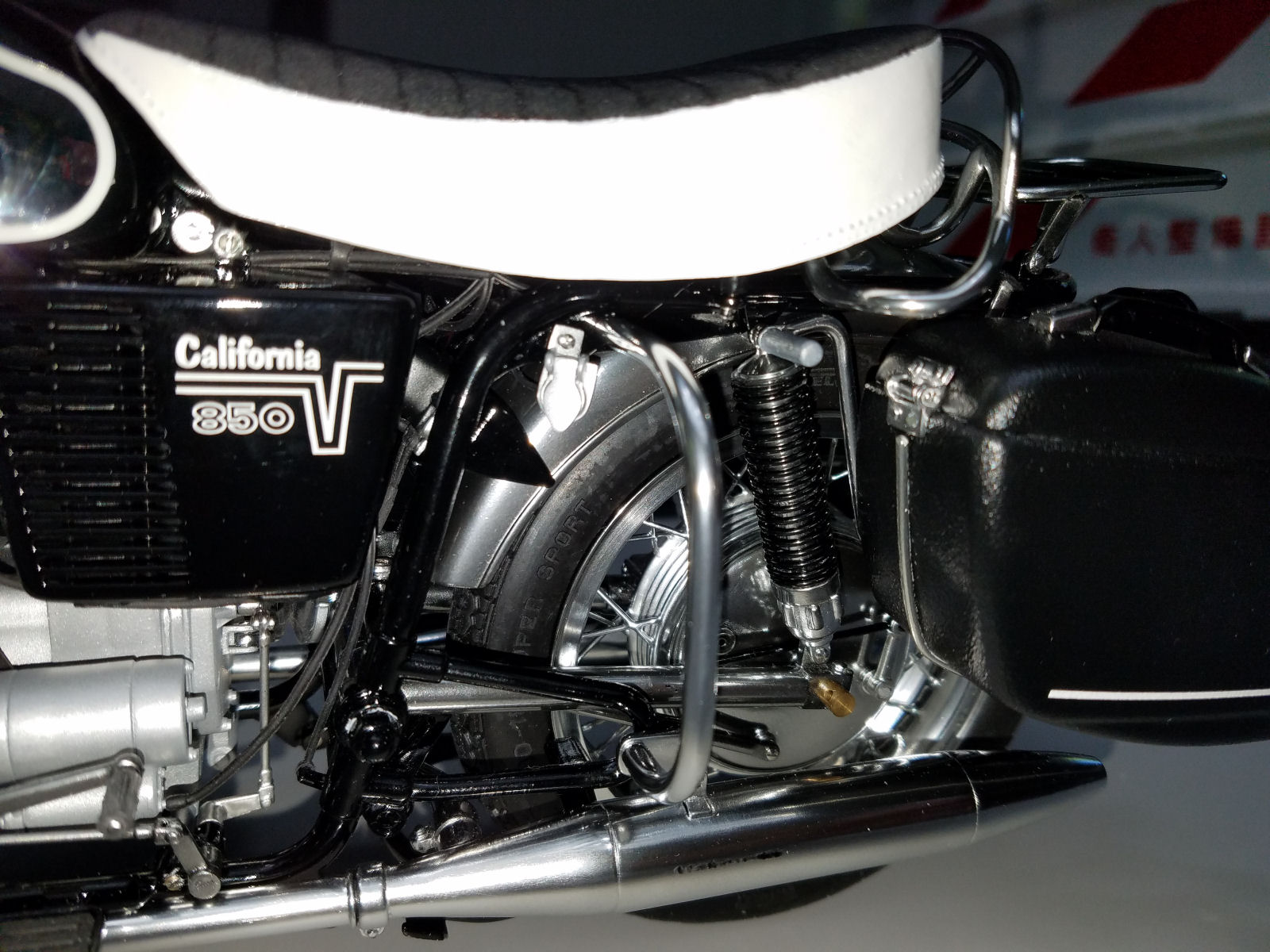 Italeri 4513 1/6 Moto Guzzi V850 California Build Image 248