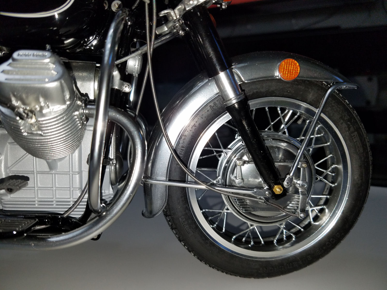 Italeri 4513 1/6 Moto Guzzi V850 California Build Image 250