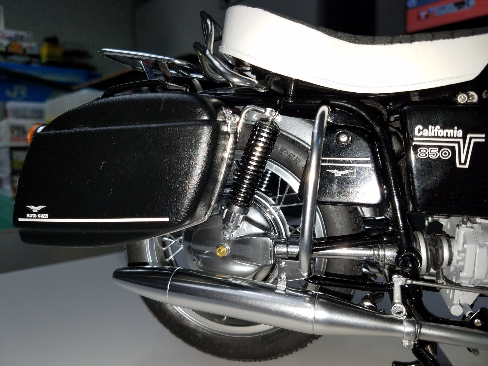 Italeri 4513 1/6 Moto Guzzi V850 California Build Image 252