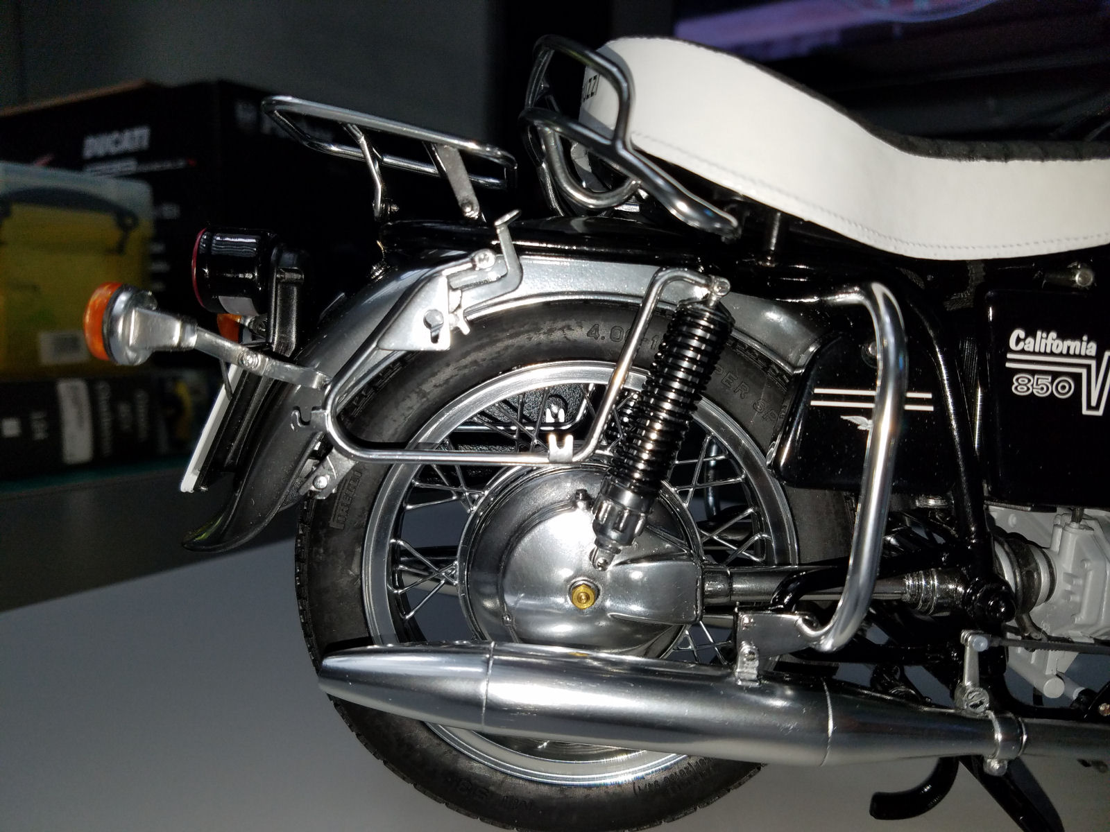 Italeri 4513 1/6 Moto Guzzi V850 California Build Image 254