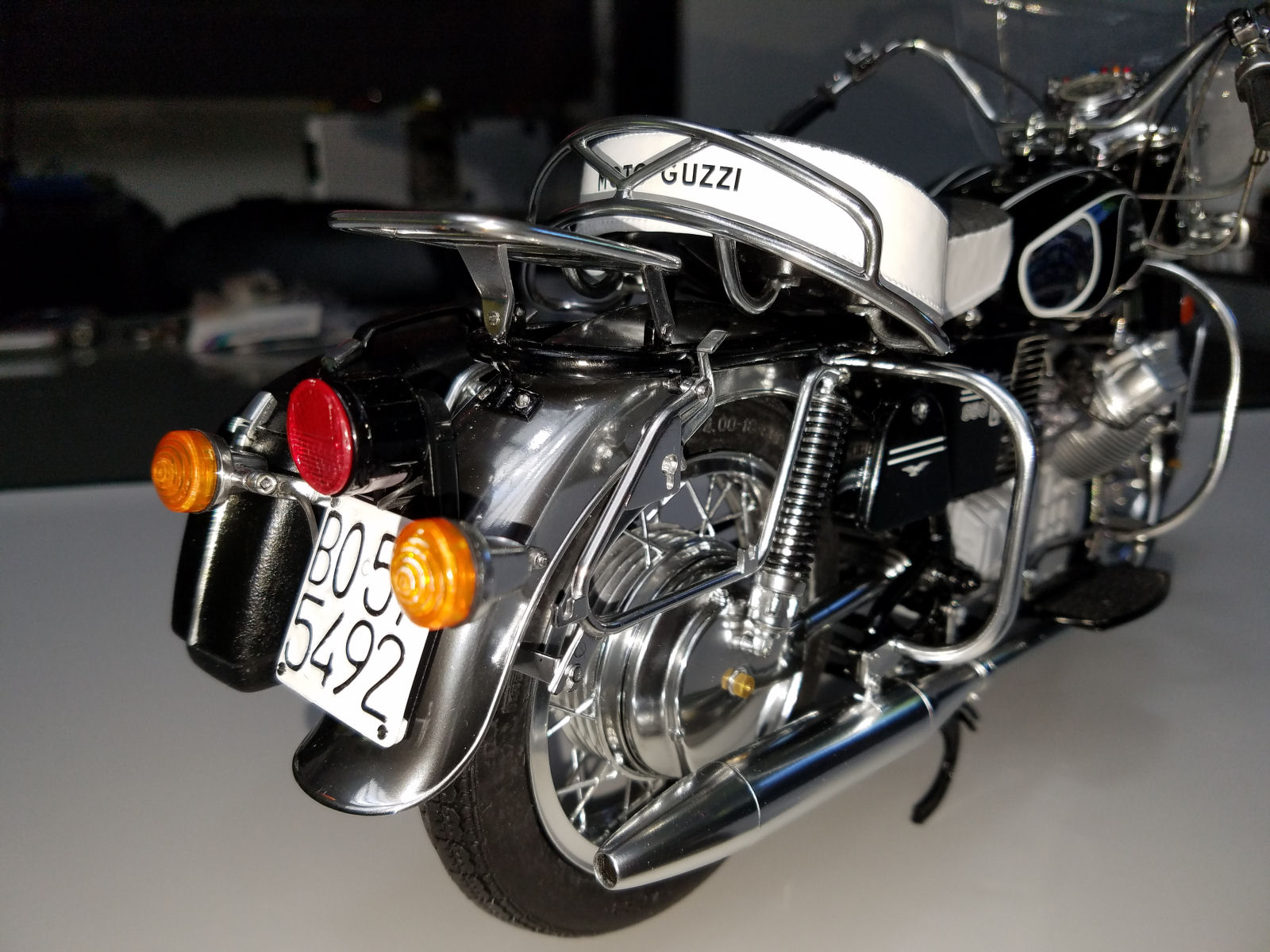 Italeri 4513 1/6 Moto Guzzi V850 California Build Image 255
