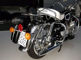 Moto Guzzi V850 California