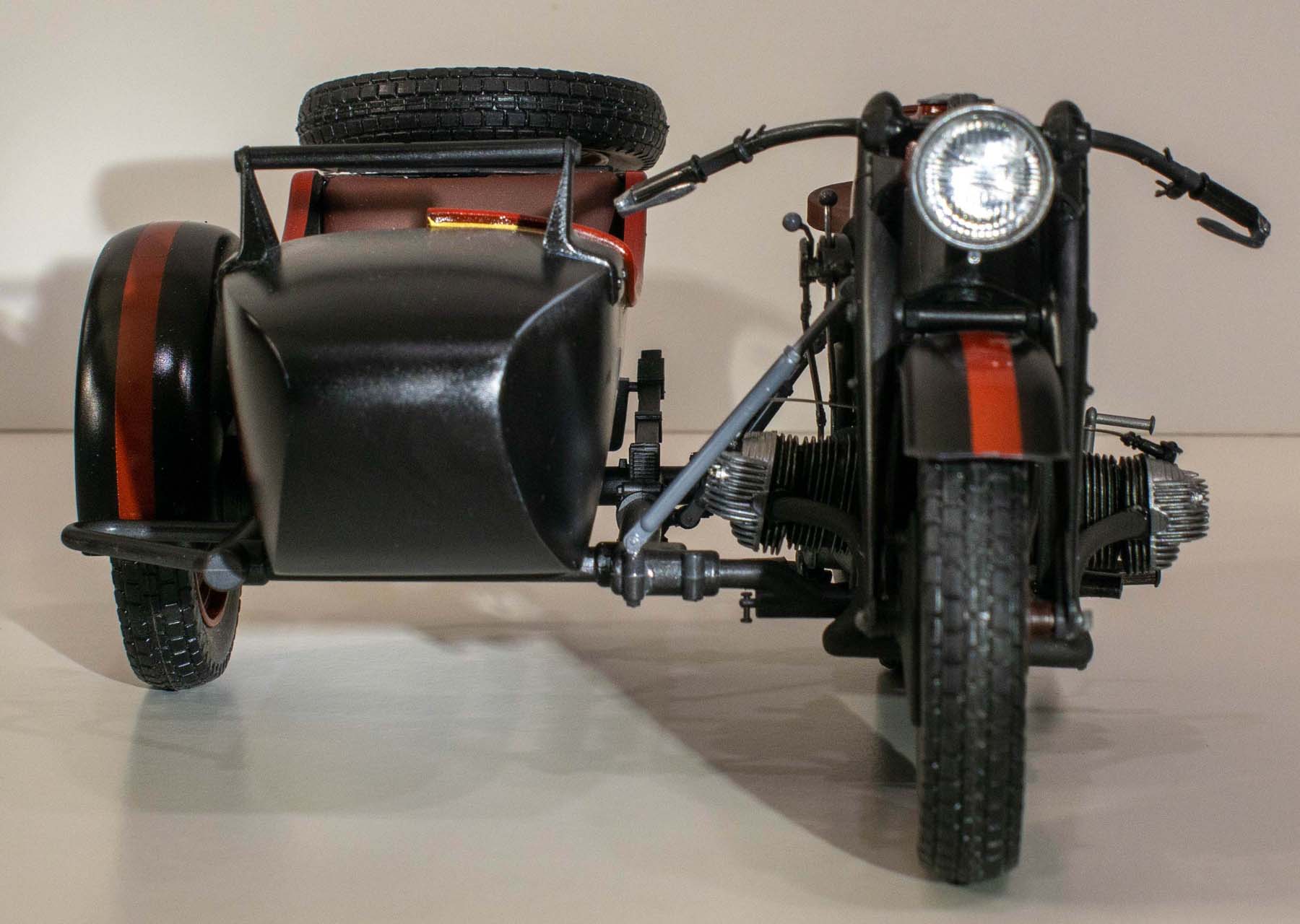 Italeri 7403 1/9 German Military Motorcycle with Sidecar Build Image 46