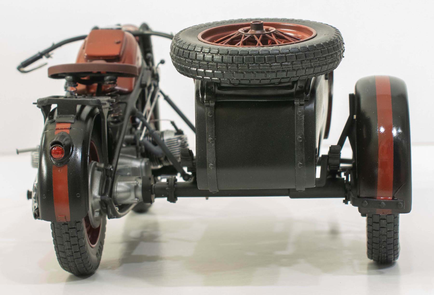 Italeri 7403 1/9 German Military Motorcycle with Sidecar Build Image 48