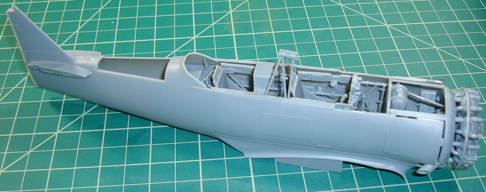 Kitty Hawk 32001 1/32 T-6G Texan Quick Build Review